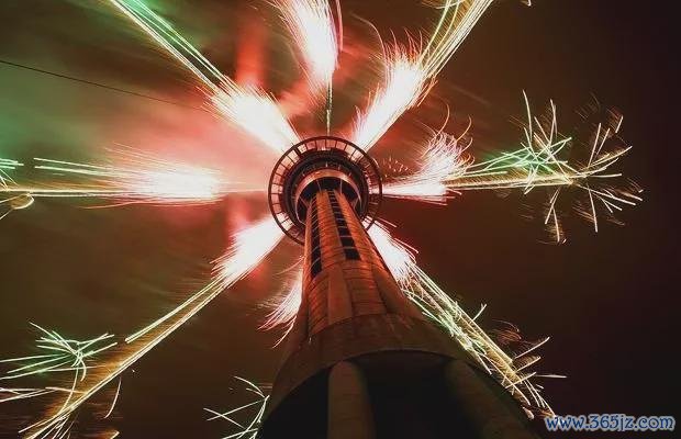 新西兰当先投入2025年 新年钟声敲响